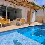 Spectacular Villa Near Walled City